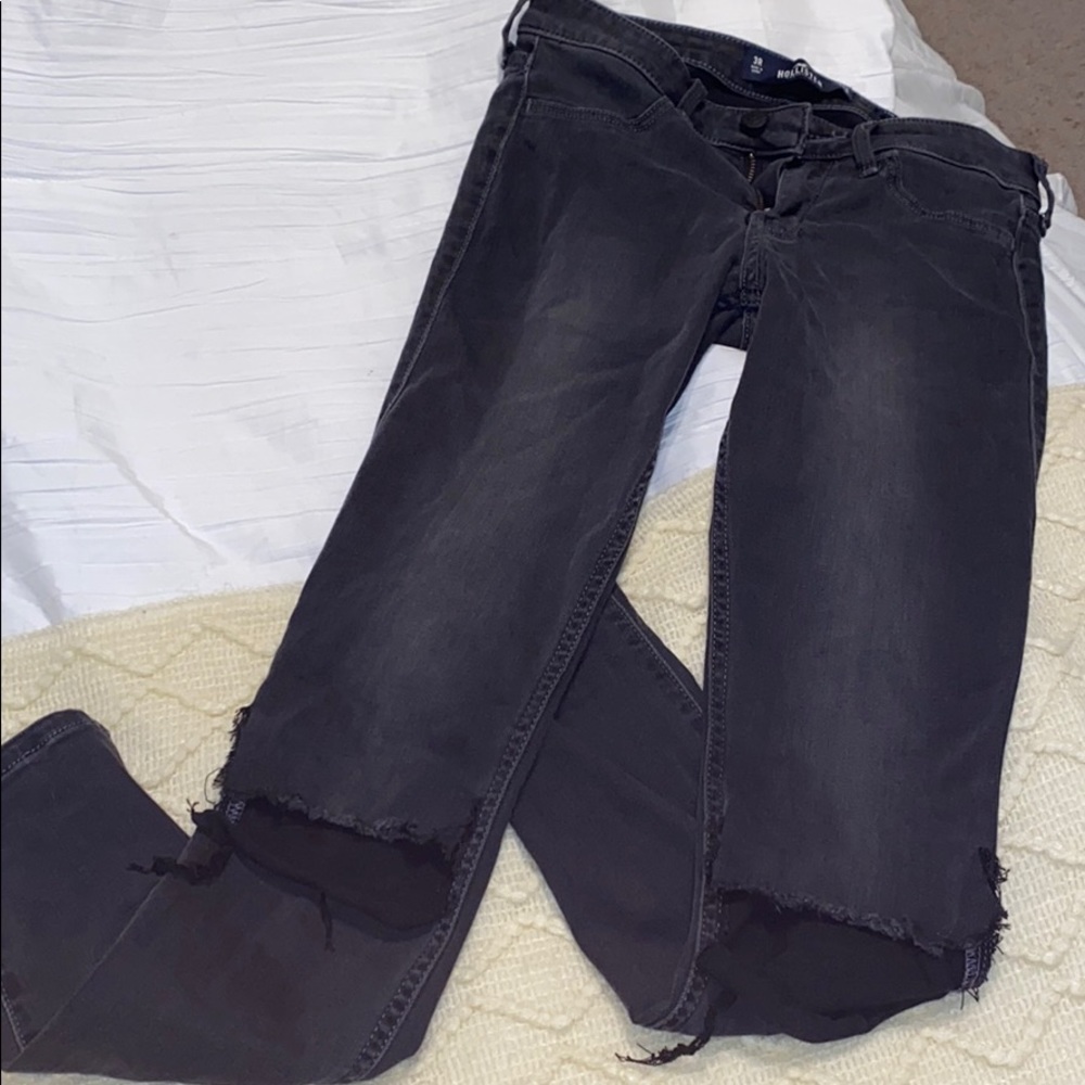 black hollister ripped jeans